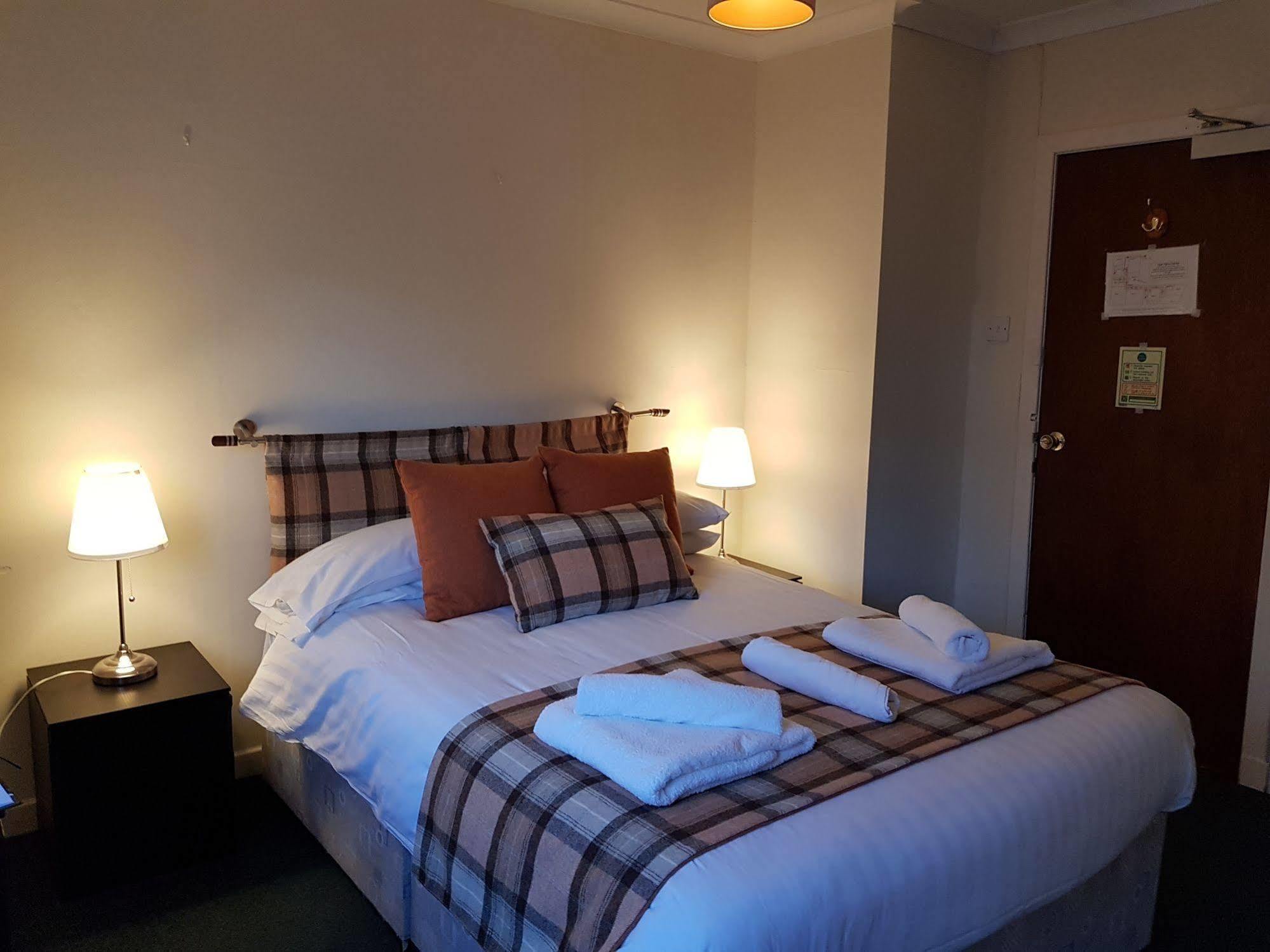 Cedar Inn Edinburgh Exteriér fotografie
